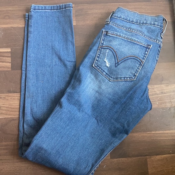 Levi’s Jeans - Picture 2 of 6